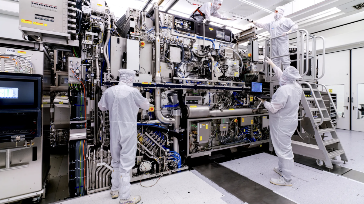 High-NA-EUV-Maschine Quelle: ASML Page